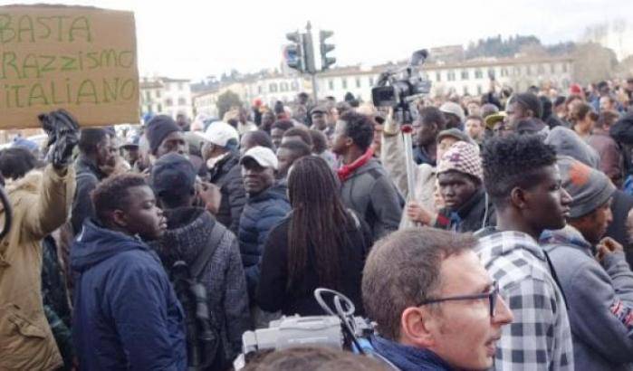 Firenze, rabbia della comunità senegalese: sputi contro il sindaco Nardella