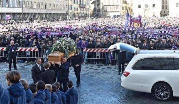 Astori: il mondo del calcio a Firenze per l'ultimo saluto al capitano viola