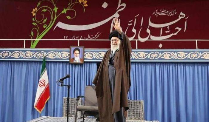 Per Khamenei le musulmane sono caste, le occidentali si spogliano per sedurre