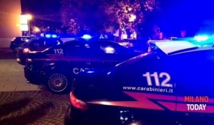 Terrore a Milano: 19enne stuprata da un uomo armato, il fidanzato pestato a sangue