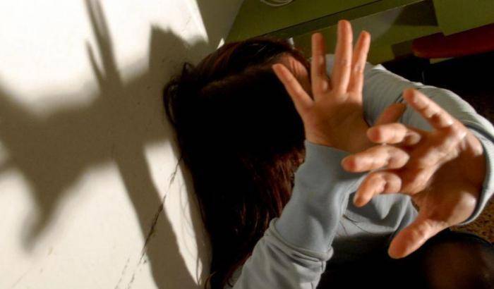 Picchia e stupra la fidanzata, arrestato un 40enne in Brianza