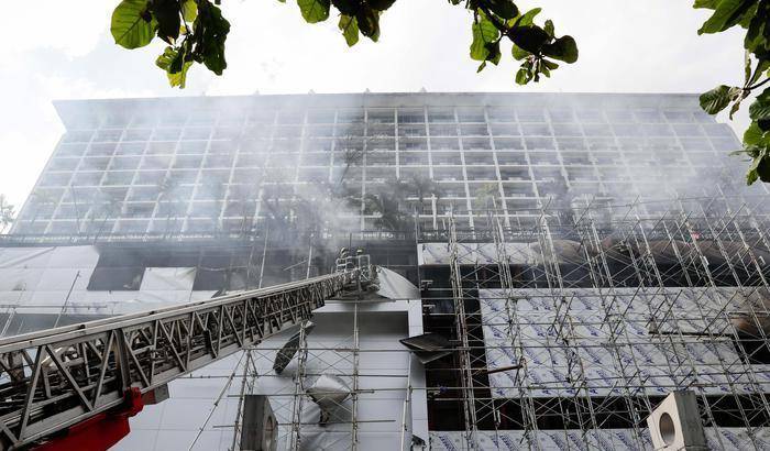 Filippine, 4 morti e 19 dispersi in un incendio in un hotel
