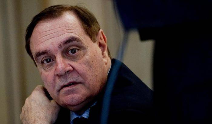 Incidente d'auto per Clemente Mastella: ferito a una mano il sindaco di Benevento