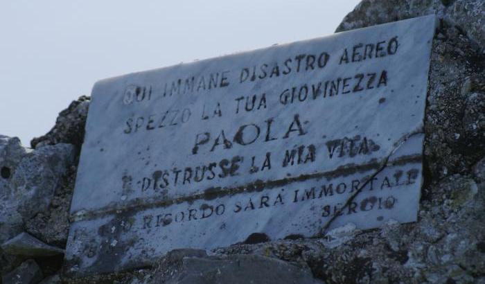 Una lapide a Montagna Longa