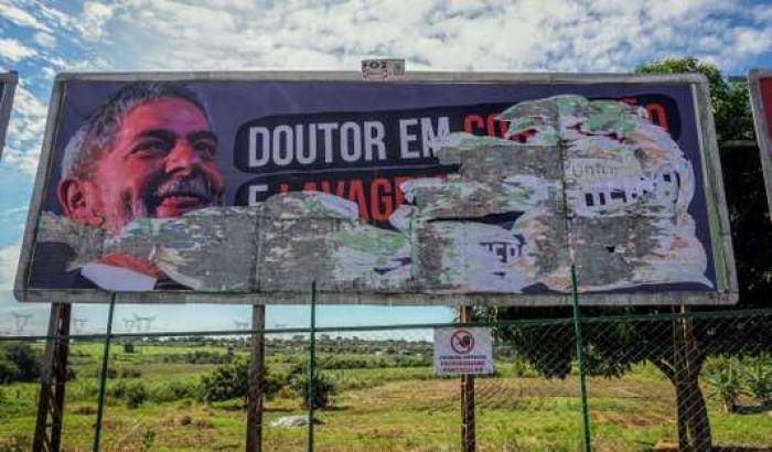 0004DAEF-manifesto-elettorale-di-lula Manifesto elettorale di Lula