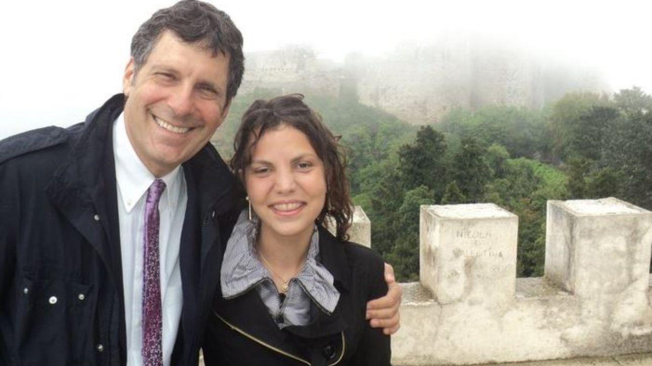 Sei anni senza Fabrizio Frizzi: la storia di Valeria, la bambina alla quale donò il midollo e salvò la vita