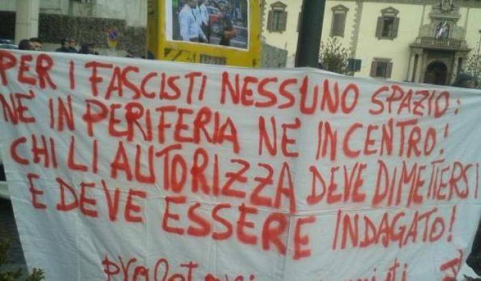 Striscione antifascista a Milano