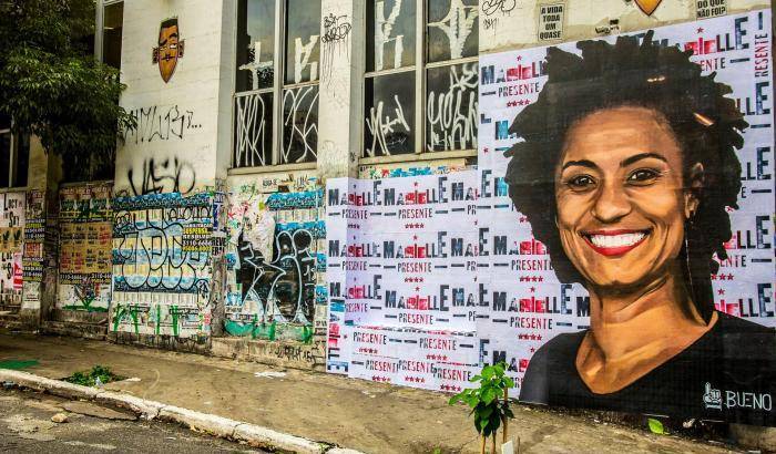 Anche dipinta sui murales Marielle Franco non rimarrà in silenzio