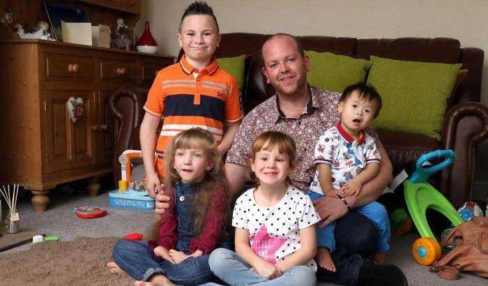 'Benjamin Carpenter è un super papà': single e gay ha adottato 4 bambini disabili