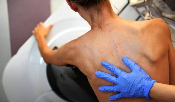 Un tatuaggio per prevenire il cancro: l'invenzione dei medici svizzeri che può salvare la vita
