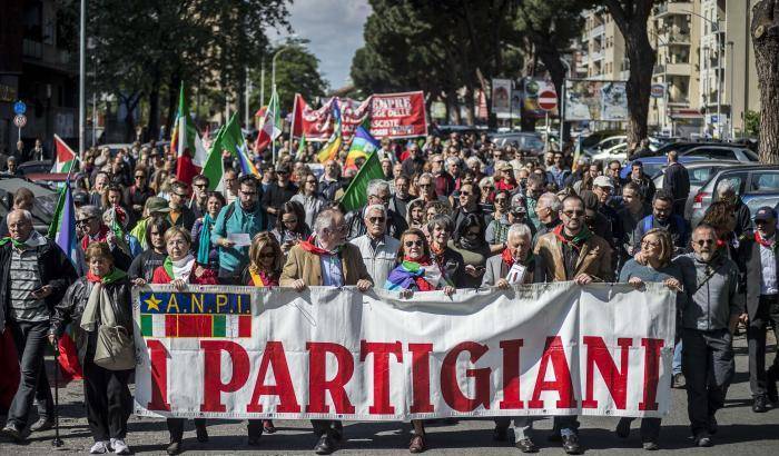Il caso Todi (forse) ricompatta la sinistra: una marcia contro i fascisti
