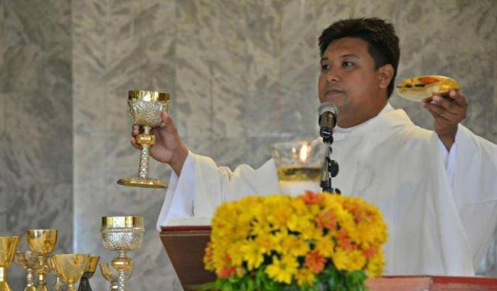 Ancora sangue cattolico nelle Filippine, ucciso un altro prete. È il secondo in pochi mesi