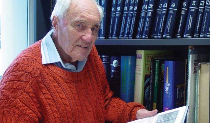 Lo scienziato David Goodal: a 104 anni sono stanco di vivere, l'eutanasia è un mio diritto