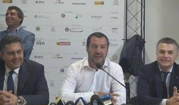 Salvini a Di Maio: "Rischiamo il voto anticipato, sediamoci a un tavolo"
