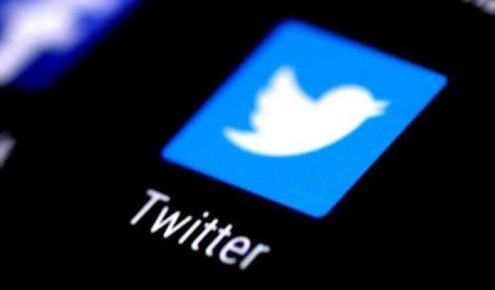 Falla interna a Twitter, 330 milioni di password a rischio: "cambiatele"
