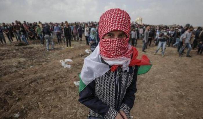 Gaza, già centinaia i palestinesi feriti. Israele schiera i carrarmati