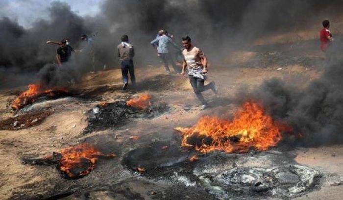 Gaza,  due morti e decine i palestinesi feriti dai proiettili di Israele