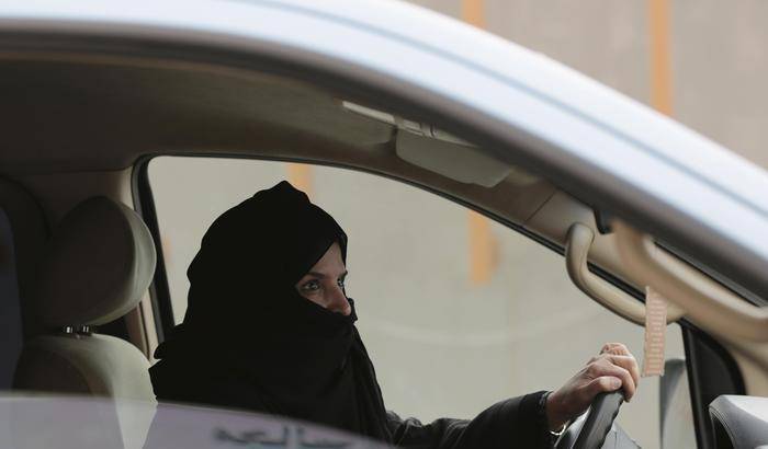 L'Arabia Saudita ferma al medioevo, in carcere donne che si battevano per il diritto di guidare