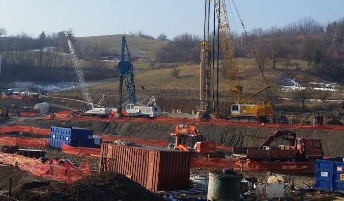 Ennesimo incidente sul lavoro: due operai feriti gravemente nel cantiere del Terzo Valico