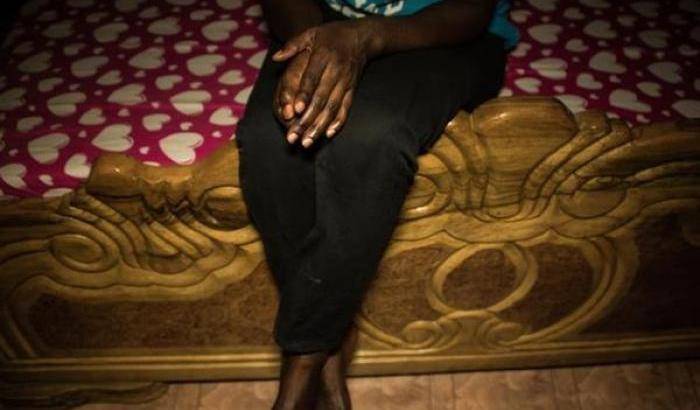 "Ragazza senegalese rifugiata per stupro": anche per lei è finta la pacchia?