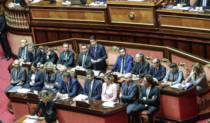 Il premier Conte con il suo governo