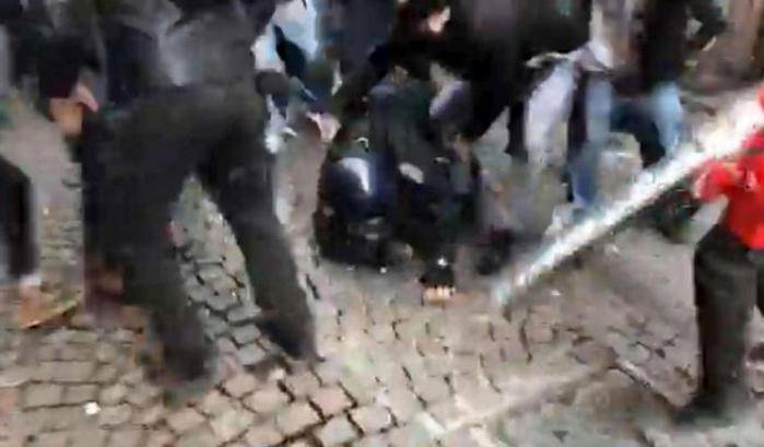 Carabiniere picchiato al corteo contro il fascismo: 4 anni e 8 mesi all'aggressore