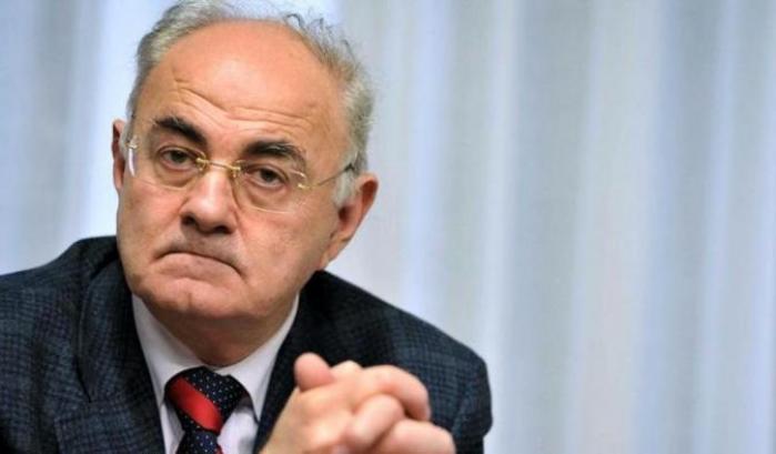 Lannutti complottista esaltato: affondare le navi finanziate da Soros