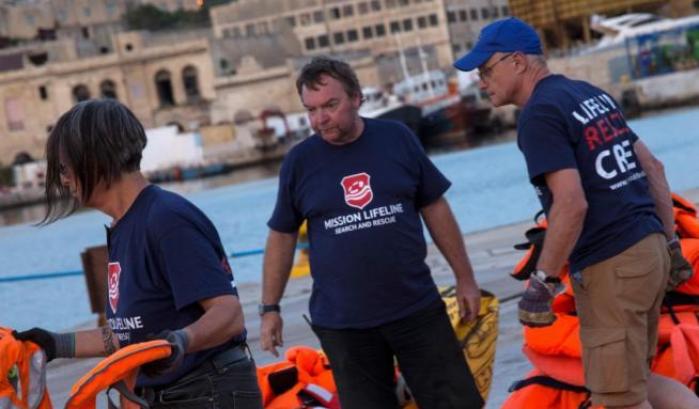 Il capitano della Lifeline: Salvini la smetta di giocare con le vite umane