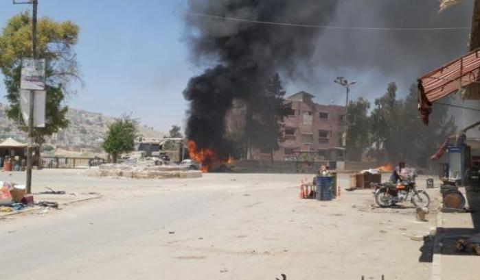 L'orrore di Afrin non si ferma: esplose tre autobombe, una vicino a un ospedale
