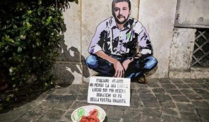 La street art colpisce ancora: Salvini mendicante chiede un po' di umanità