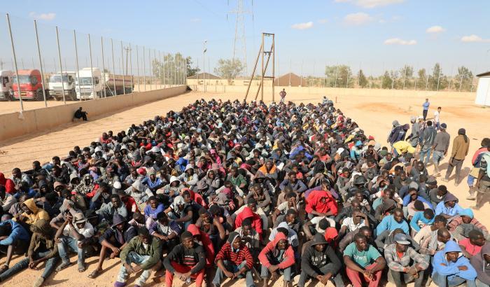 I migranti in Libia li lasciamo morire in mare o marcire nei lager