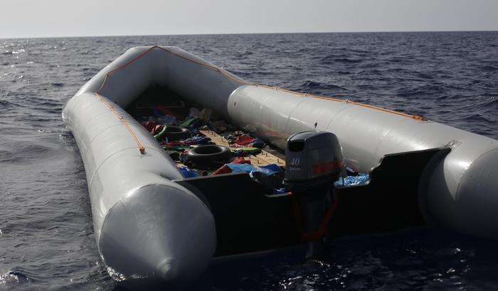 Ennesimo naufragio davanti alla Libia: 63 dispersi e la Ue non si scandalizza più