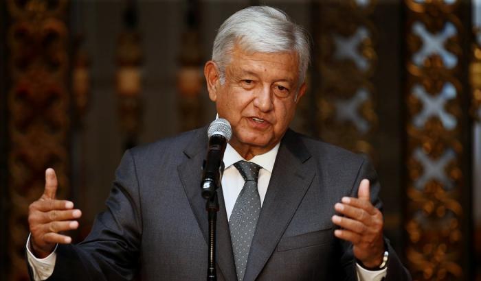 Messico: Obrador, presidente amico del popolo: "rinuncio alla scorta, voi mi proteggerete"