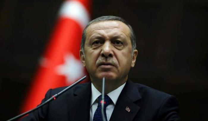 Il regno di Erdogan: il genero diventa ministro e lui controlla anche i teatri