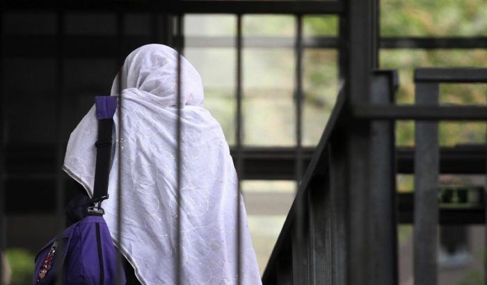 Denuncia il padre che voleva costringerla a sposarsi, il coraggio di una 18enne pakistana