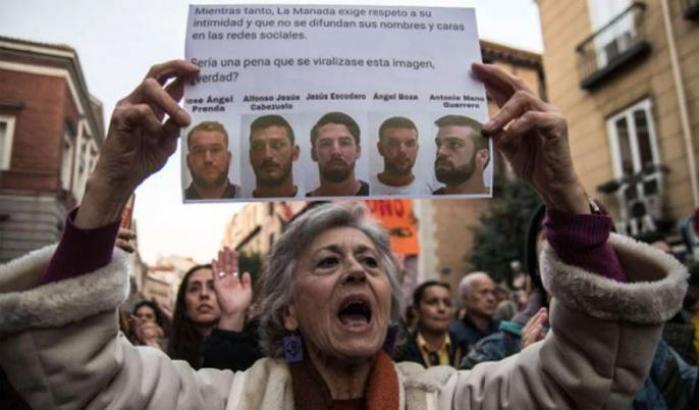 Spagna, proteste contro il "branco" di Pamplona