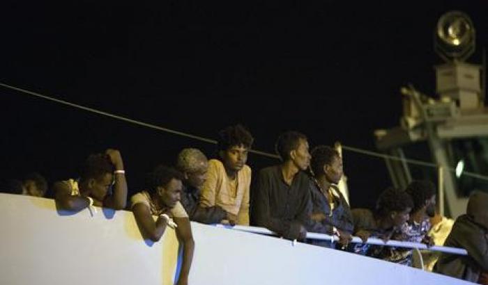 Soccorsi 66 migranti al largo di Pantelleria: sono sbarcati a Trapani