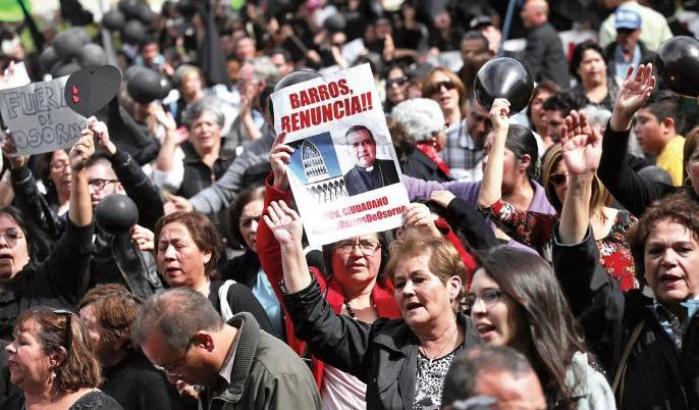 Manifestazione in Cile contro la pedofilia nella chiesa