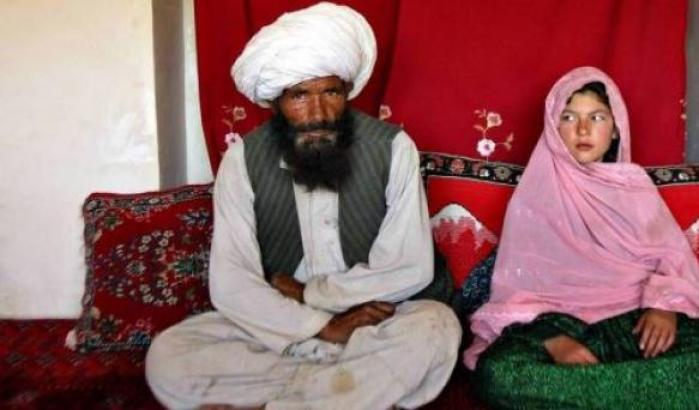 Sposa-bambina di 10 anni torturata e uccisa dal marito: orrore in Afghanistan