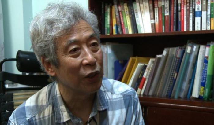 Cina, professore 80enne dissidente arrestato in diretta tv