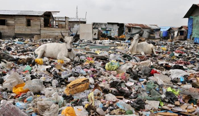 0004FC2D-una-bidonville-a-lagos-in-nigeria Una bidonville a Lagos in Nigeria