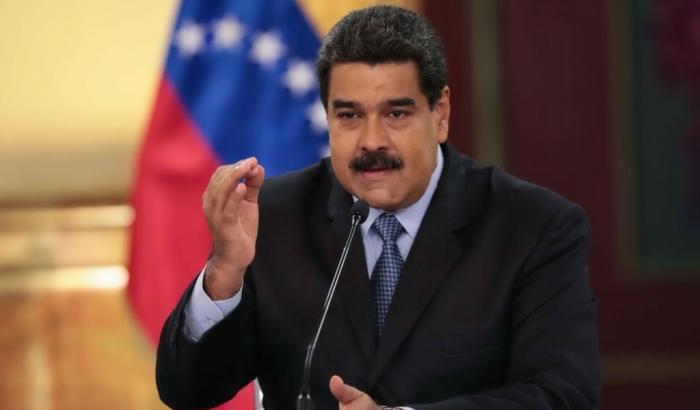 Maduro (disperato) moltiplica 34 volte il salario minimo