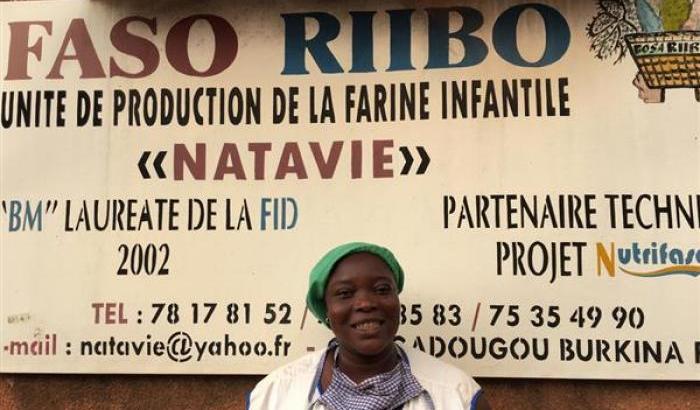 La bella storia di Sophie che produce farine fortificate e sfama i bambini del Sahel