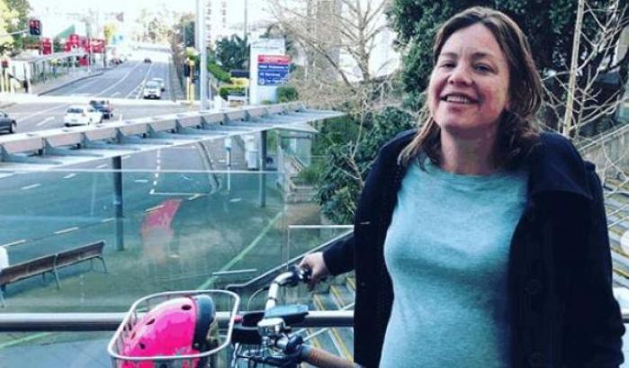 Parto 'ecologico': la ministra neozelandese delle Donne va in ospedale in bicicletta