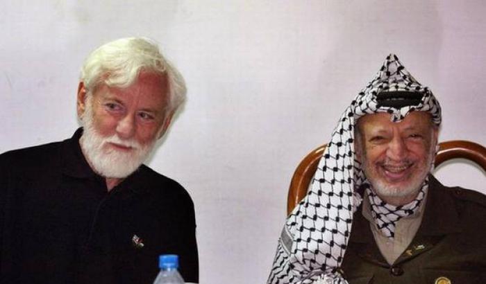 Uri Avnery insieme a Yasser Arafat