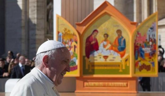Papa Francesco in Irlanda: "imploro il vostro perdono per i peccati di pedofilia della Chiesa"
