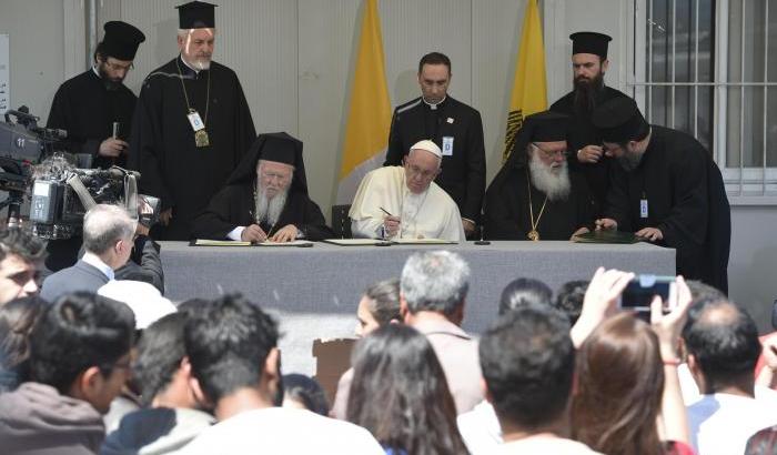 "Non accetto il dovere di denunciare i preti pedofili": la rivolta delirante del vescovo greco