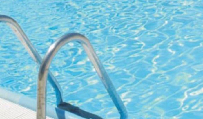 Tragedia in Sardegna: un bimbo di 7 anni affoga nella piscina di un hotel