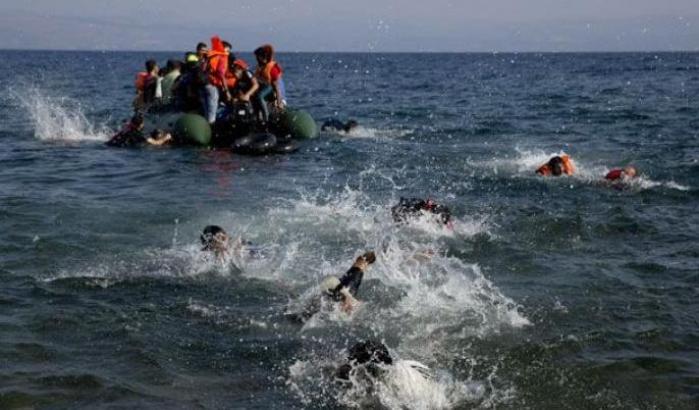 Migranti gettati in mare dai trafficanti lontano dalla riva: 33 morti in Yemen