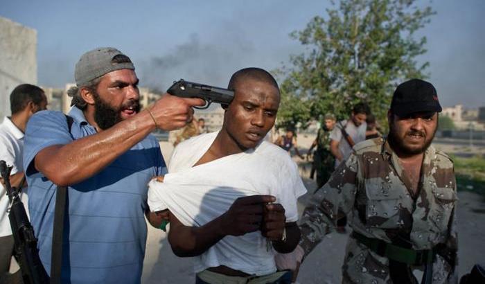 Tutti contro tutti: le trecento milizie che dilaniano la Libia